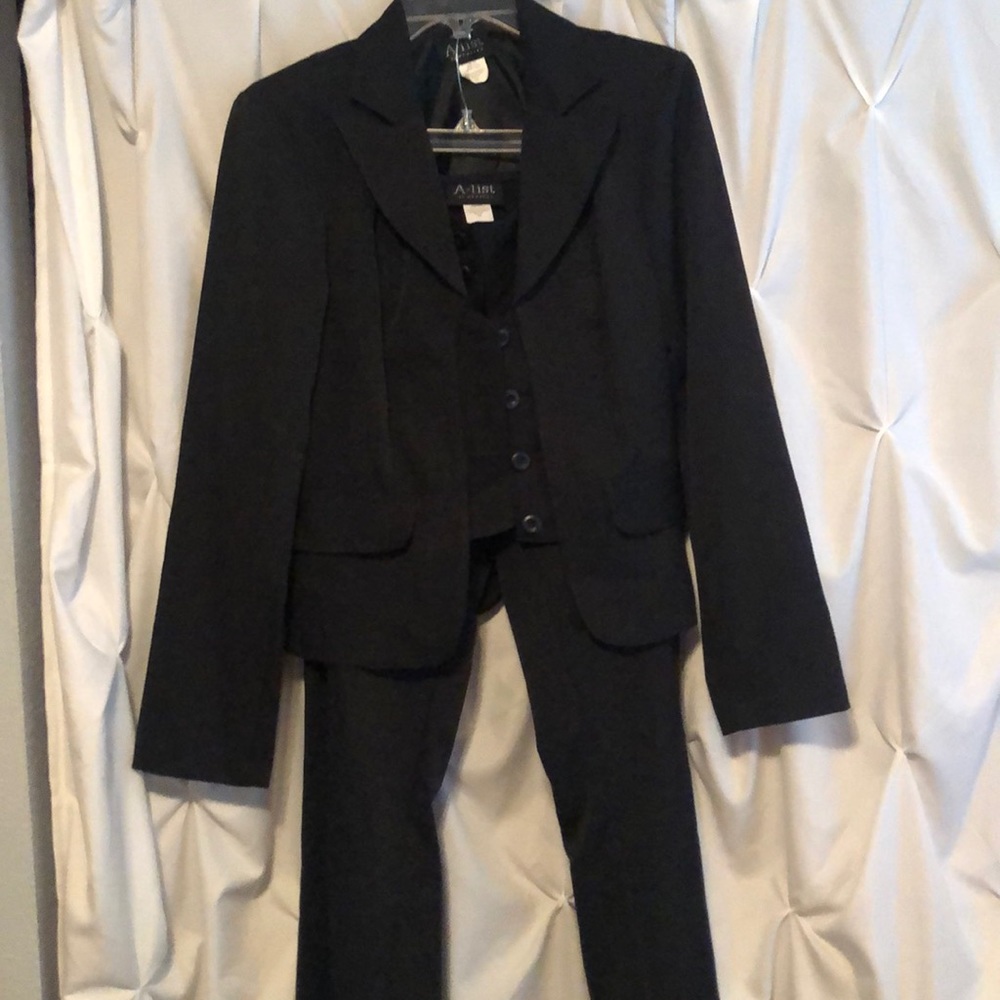 Pant suit